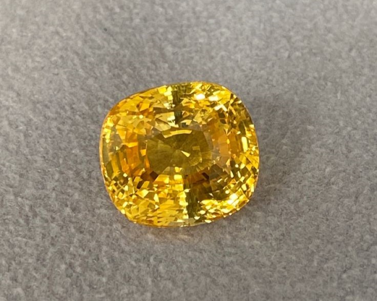 Yellow Sapphire (Pukhraj)